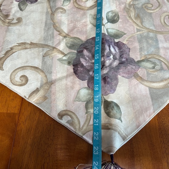Croscill Elegant Floral Valence with Tassels - Picture 4 of 6